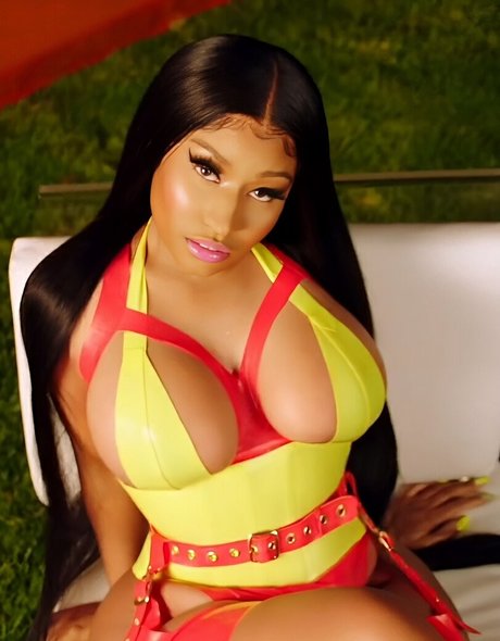 Nicki Minaj perfect model picture