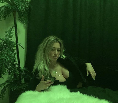 Lindsey Kevitch pornographic model photos