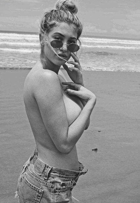 Lindsey Kevitch erotic star galleries