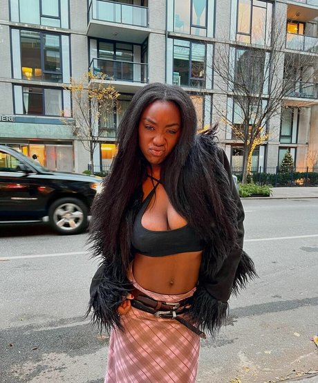 Majormommyissues hot star picture