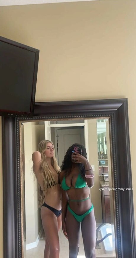 Majormommyissues porn actress image