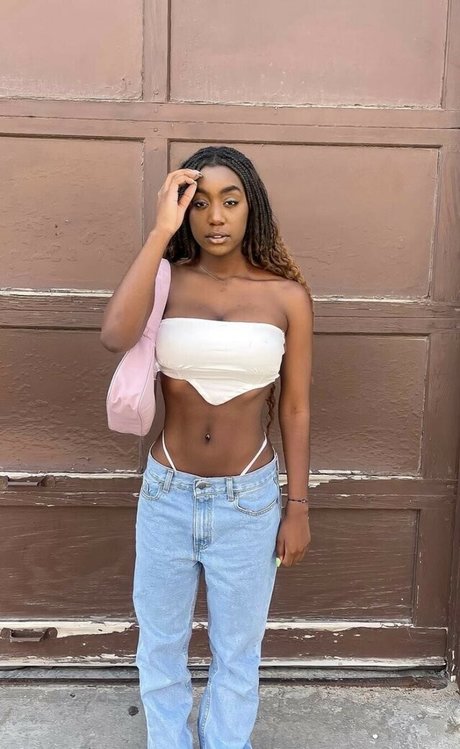 Majormommyissues nudes model pictures