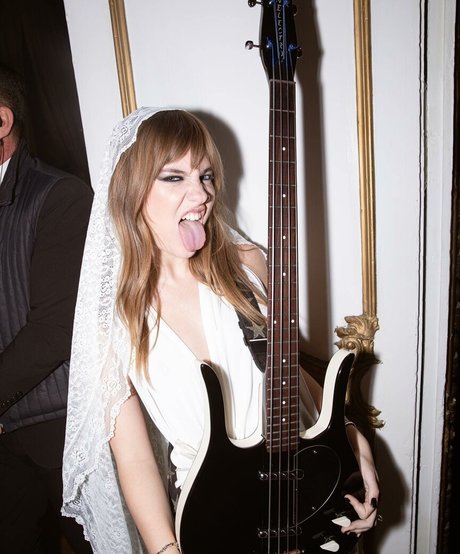 bride onlyfans adult photos