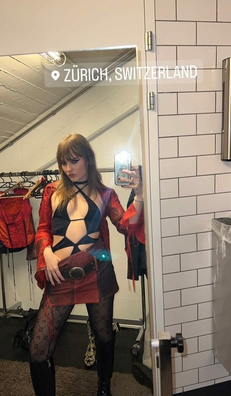 blonde babe onlyfans nude archive