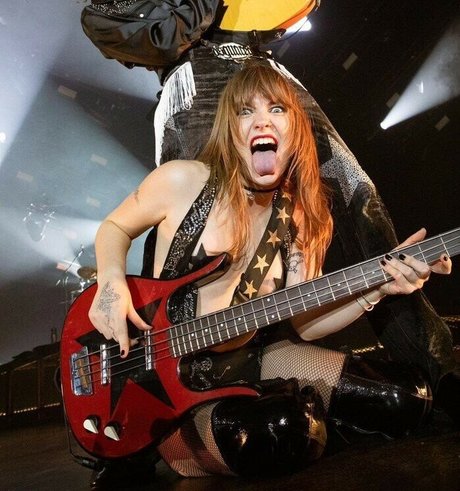 shemale cum in mouth onlyfans hot porn picture