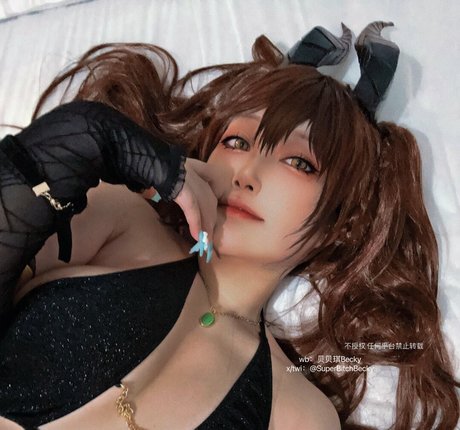 SuperBitchBecky model hot pic