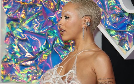 midget girls onlyfans sexy picture