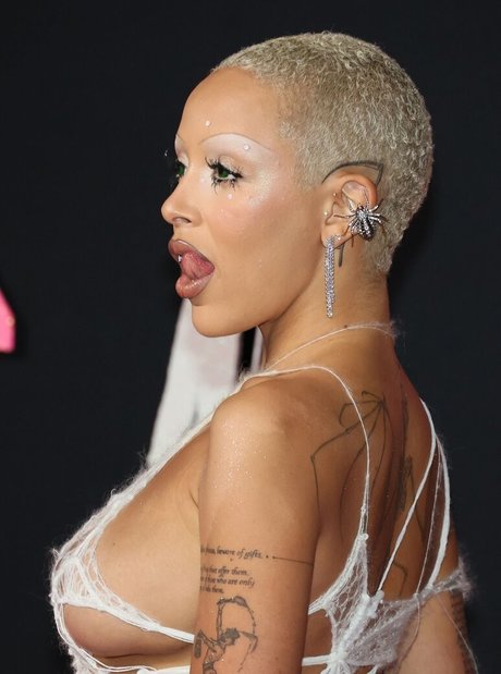 massive tits onlyfans naked photos