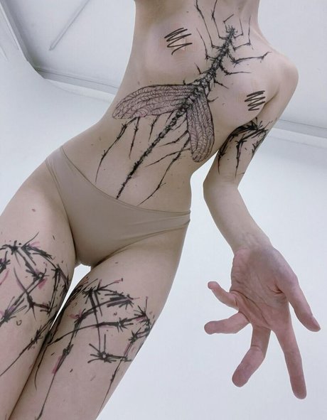 tenletters naked model pics