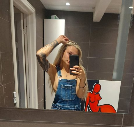 Johanna Juhlin nice actress picture