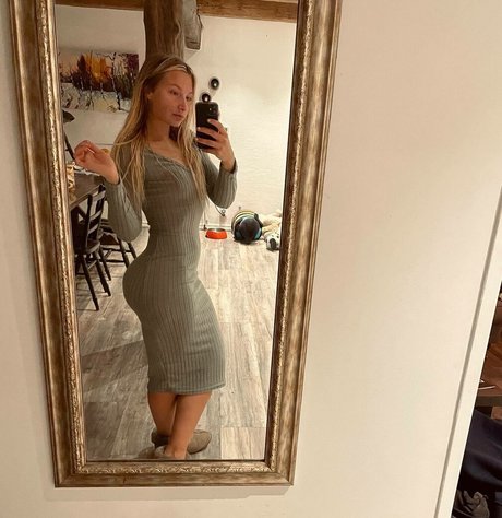 mature wife onlyfans free naked picture