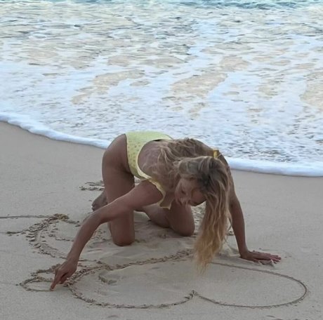 huge fake tits onlyfans naked photos