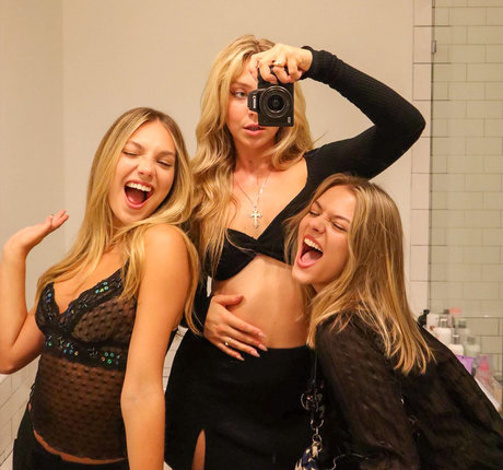 busty solo onlyfans pretty gallery