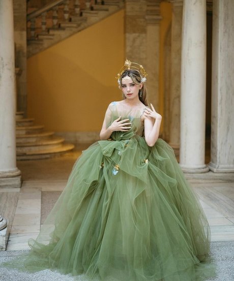 queen astraea nude actress image