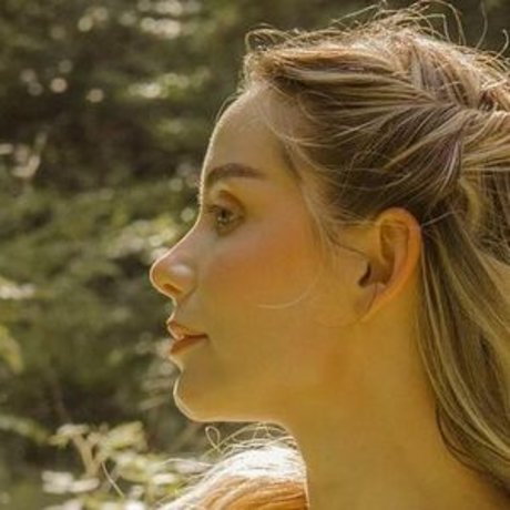 queen astraea nude actress pic