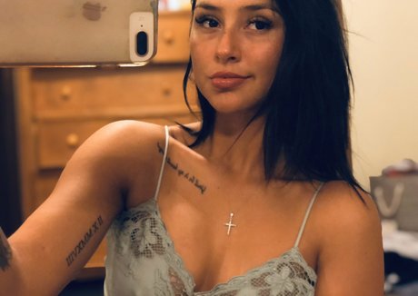 evehaddox13 porn model images