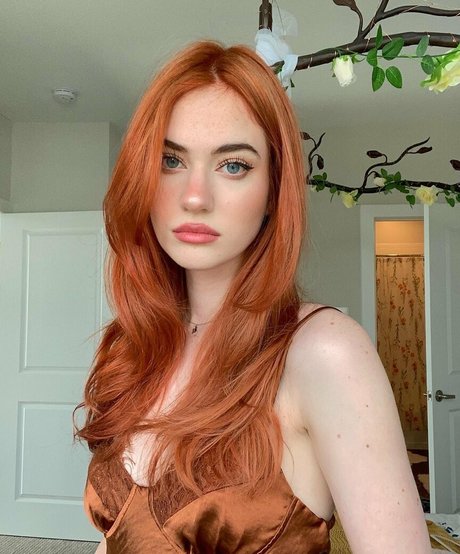 Kennedy Walsh star adult photos