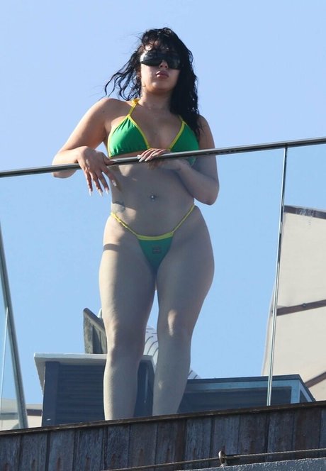 Kali Uchis star beautiful img