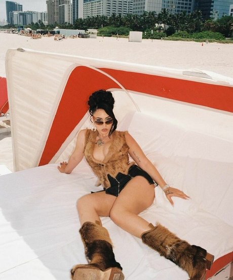 Kali Uchis star perfect images