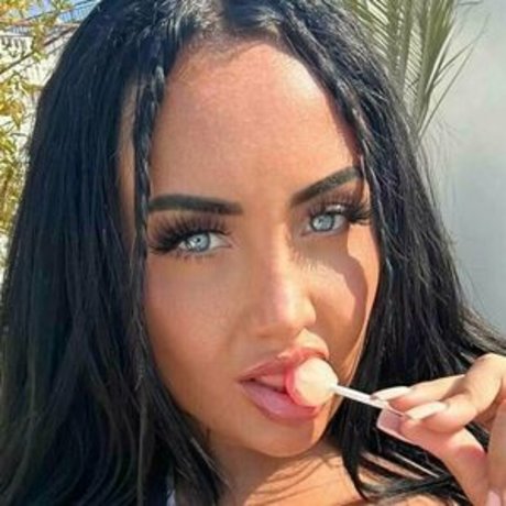 brunettebabiii model adult archive