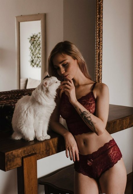 Flavia Sayuri star art photos