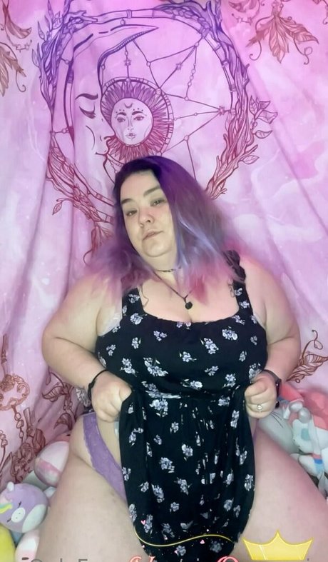 vixenqueenie hd model pictures