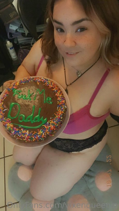 vixenqueenie model erotic gallery