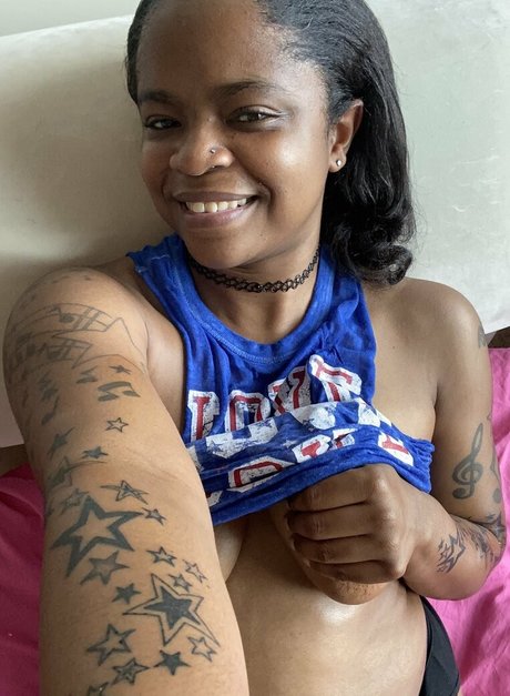 yummybrownfox hd model pic