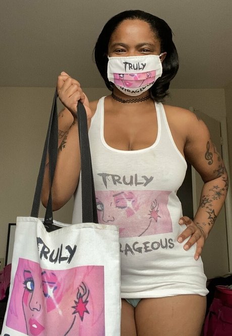 yummybrownfox erotic pornstar pics