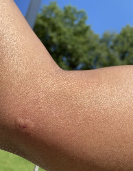 yummybrownfox beautiful model image