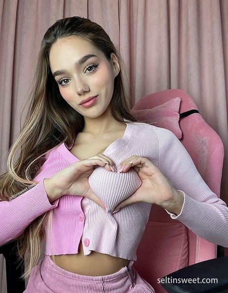 squirt teen onlyfans exclusive images