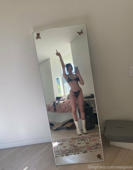 alexjanai star nude pics