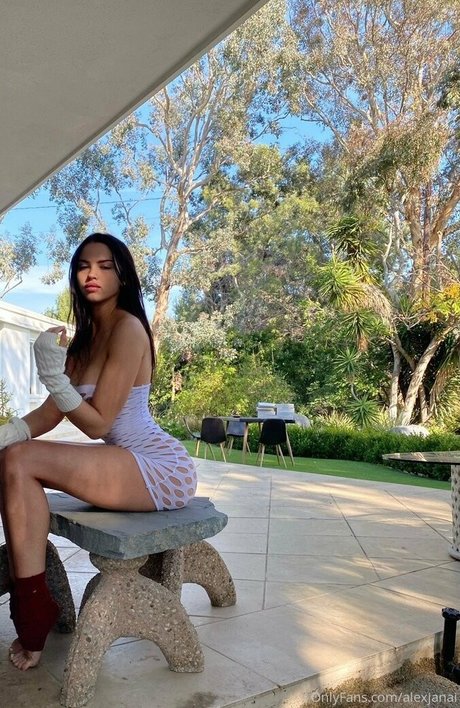 alexjanai model best pic