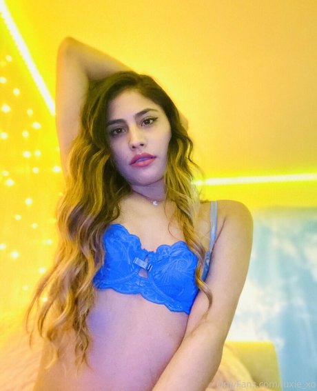 luxie xo naked pornstar picture