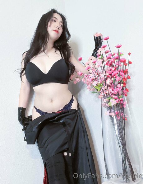 thick latina milf onlyfans nude img