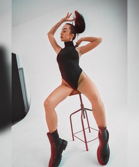 marikadurka__ pornstar naked image