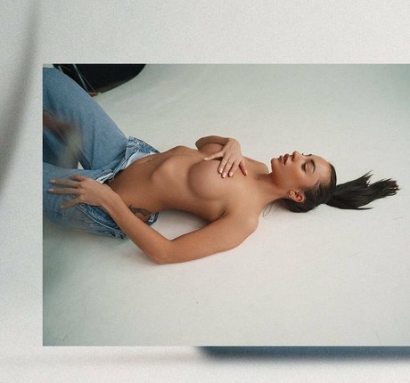 marikadurka__ pornstar erotic picture