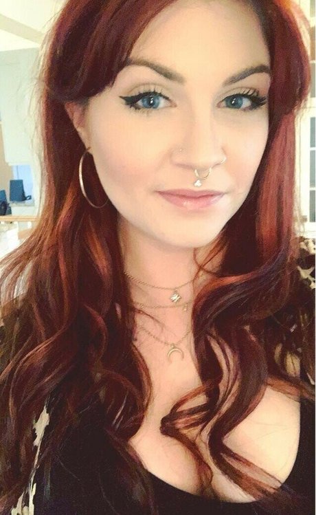 official miss gigi model best pic