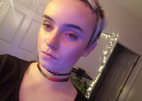 lucylawrence adult model images