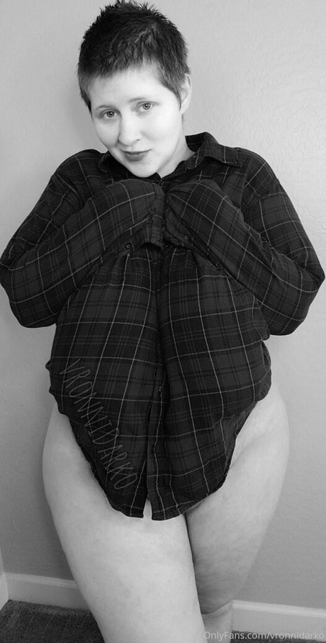 pregnant threesome onlyfans porn gallery