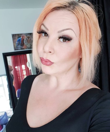 Ming naaa erotic actress pictures