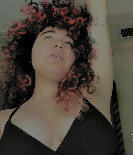 Remi Wolf model xxx pictures