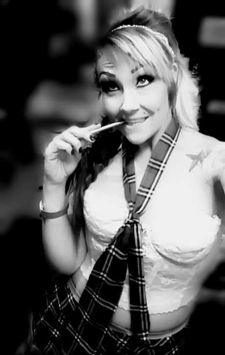 sinssexytattoosntitties model xxx gallery