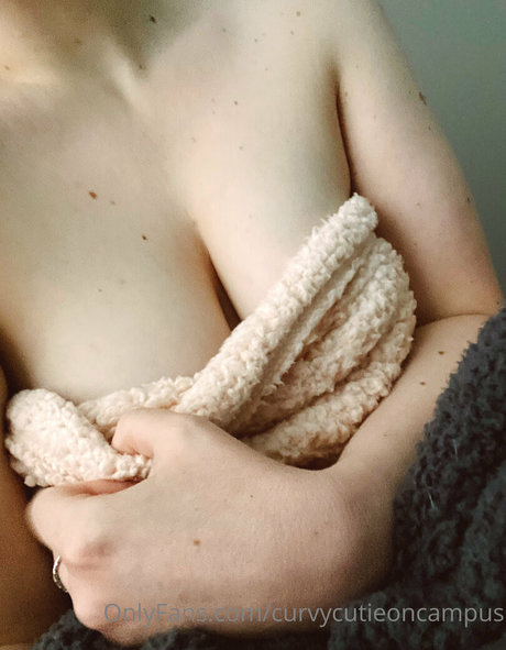 curvycutieoncampus star pretty pics