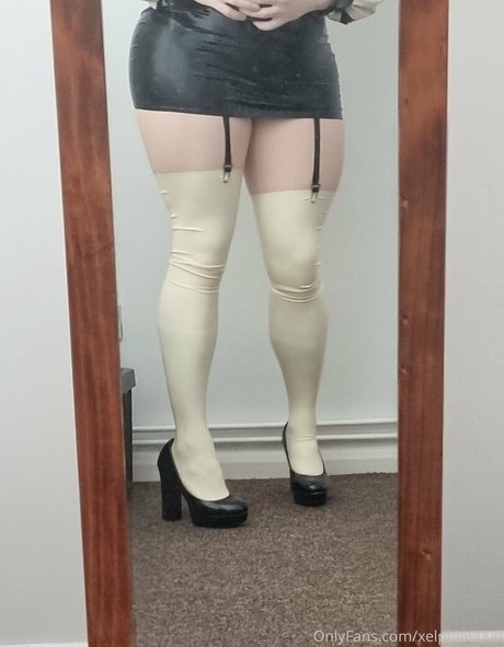 xelphie9000 star high quality photo