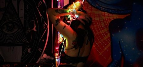 sexy brunette onlyfans xxx pictures