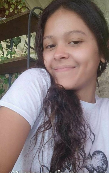 bellalittlefree18 exclusive star img