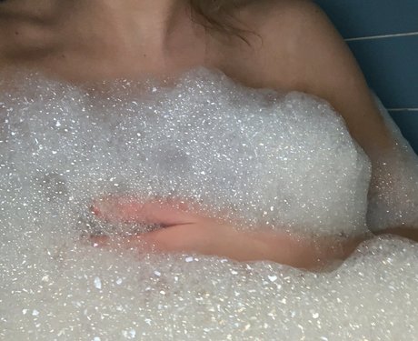 rileynate naked pornstar picture