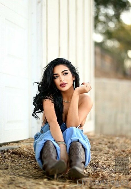 christinaenaa erotic actress photos