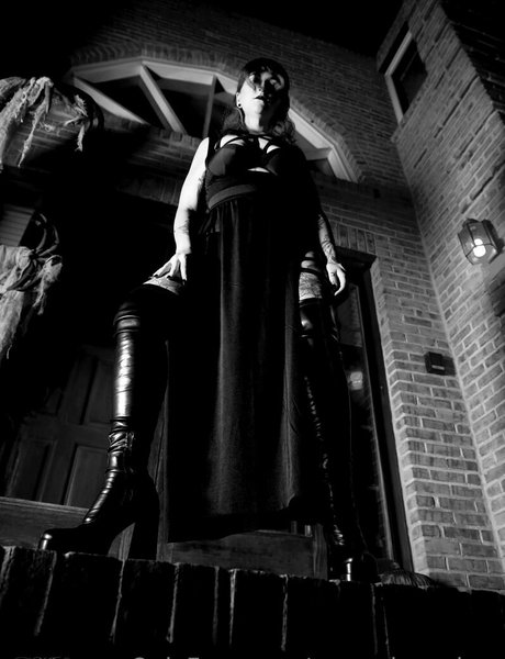 mourning glory exclusive star pics